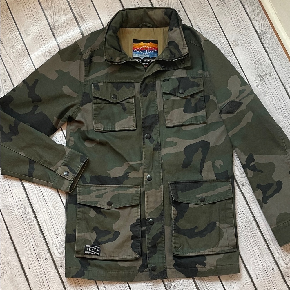 EMPYRE SURPLUS CO Camo Jacket
Medium